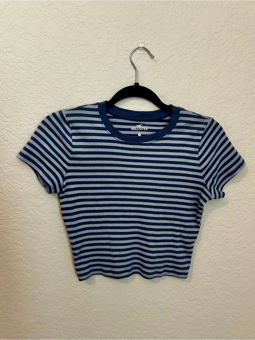 Hollister Navy and Light Blue Striped Crop Tee
